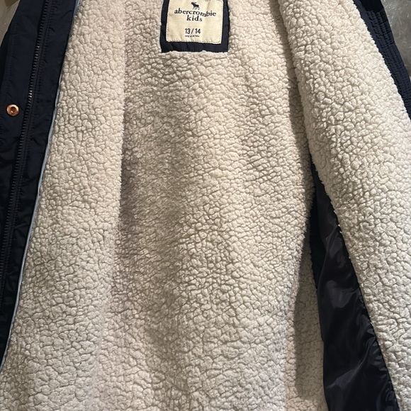 Abercrombie navy coat. - Picture 7 of 7